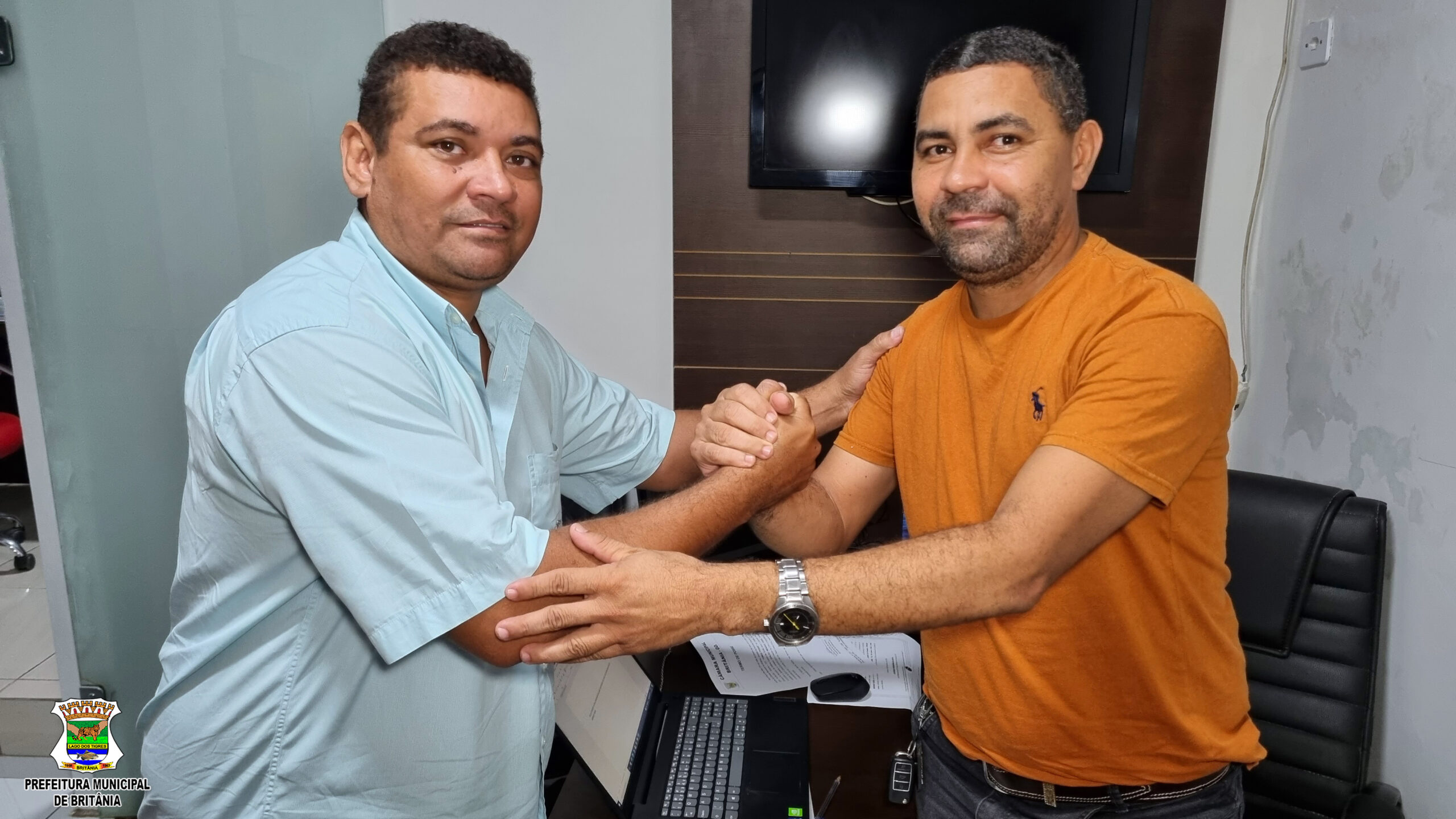 LEGISLATIVO: EVALDO MENDES, O POPULAR NENZINHO TOMA POSSE COMO VEREADOR NA TARDE DO ÚLTIMO DIA 23